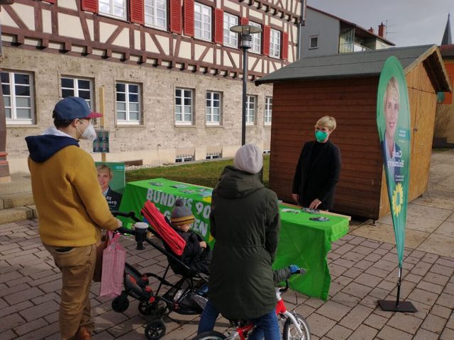 Infostand auf dem Münsinger Marktplatz