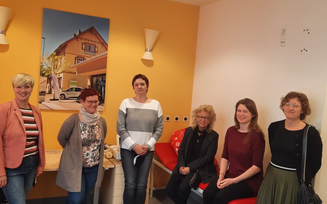 Grüne Politikerinnen zu Besuch in der Hebammenpraxis in Münsingen